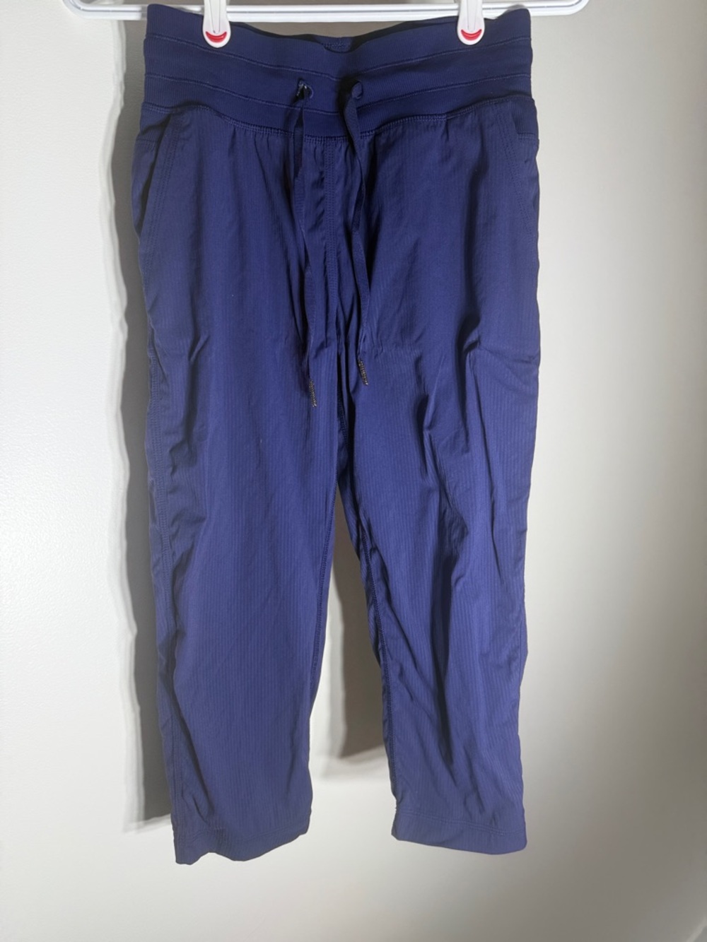 lululemon athletica Deep Navy Blue Drawstring Capris Size 2